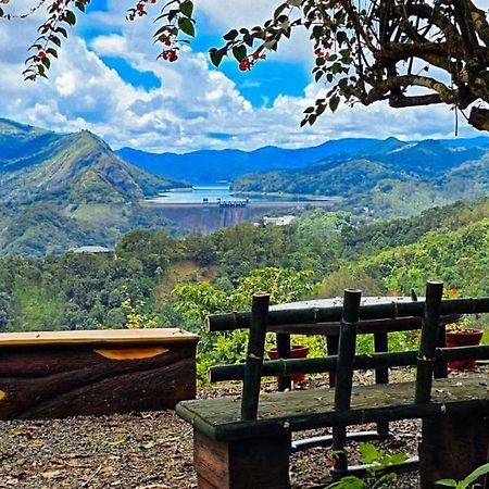 Idukki Dam View Resort Eksteriør bilde